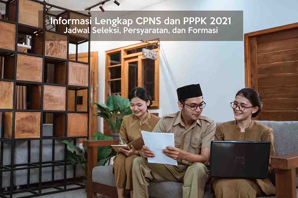 jadwal seleksi cpns dan PPPK 2021. 3 orang ASN sedang berdisuksi